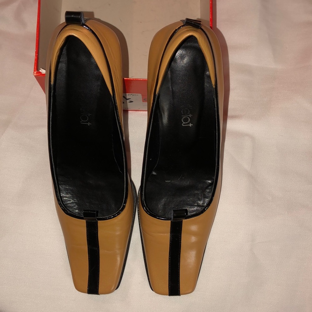 Coup d’ etat Mustard color Pump-Size 8 1/2B
